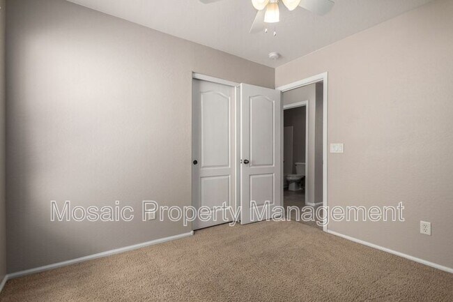 Building Photo - 389 E Angeline Ave