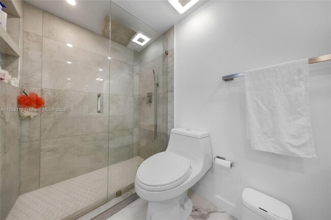 Building Photo - 7601 E Treasure Dr