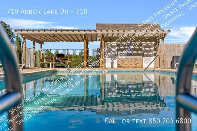 Building Photo - 710 Arbor Lake Dr