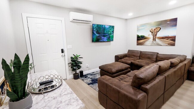 Building Photo - 1059 Gillespie Dr