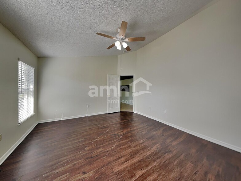 Building Photo - 555 Whiskey Creek Ct