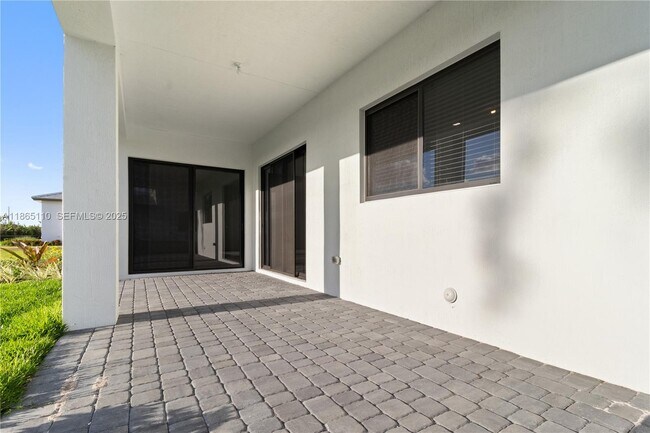 Building Photo - 2391 SW 123rd Ter