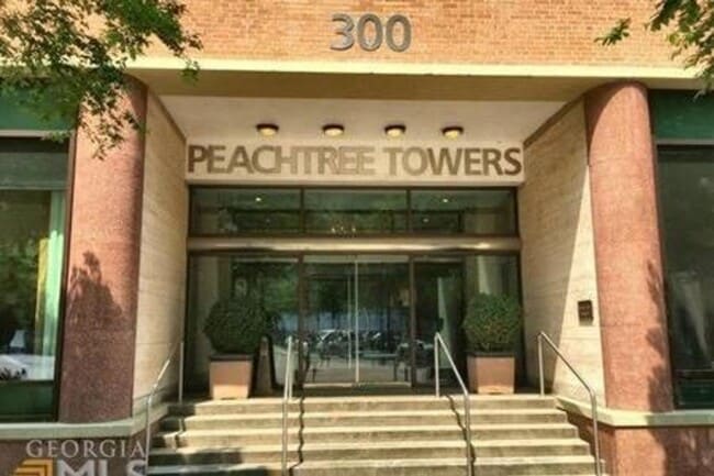 Building Photo - 300 W Peachtree St NW