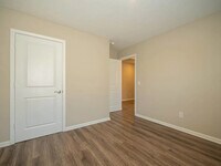 Building Photo - Fantastic 4bd/2ba home! Let yourself in!