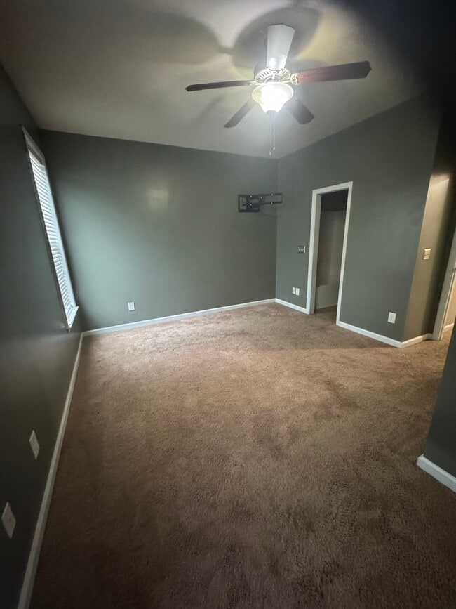 Building Photo - 265 Caldwell Loop