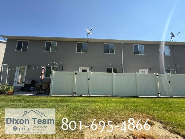Building Photo - 2390 S Knights Way