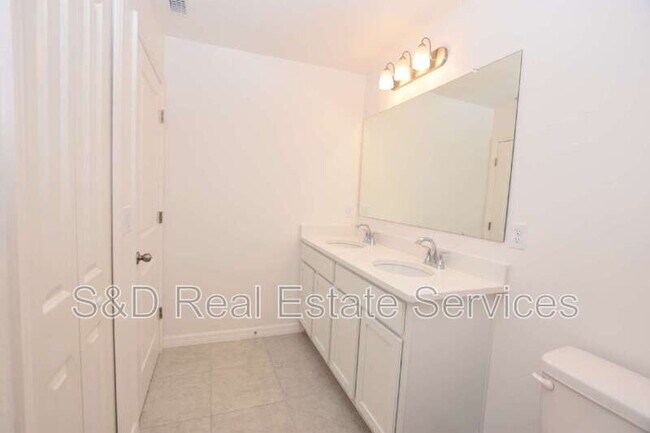 Building Photo - 4130 Collegiate Blvd