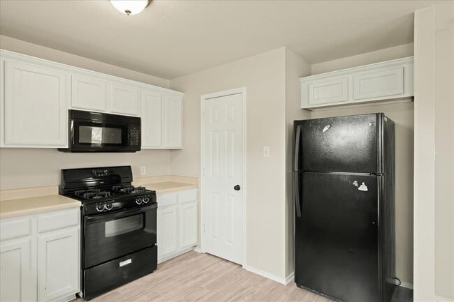Building Photo - 15411 Ora Ln