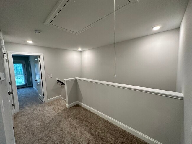 Level 3 hallway - 579 Forestville Rd