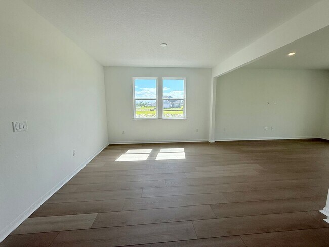 Building Photo - Sprawling 5BR/4.5BA Dream Home with 3-Car ...