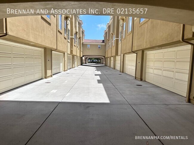 Building Photo - 2728 Farragut Rd