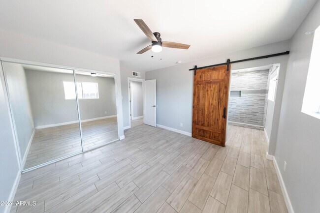 Building Photo - 2926 S Dromedary Dr