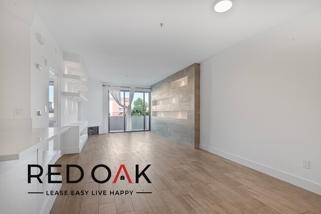 Building Photo - Stunning, Modern One Bedroom with a Welcom...