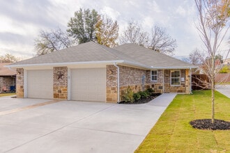 Building Photo - 617 NW Renfro St