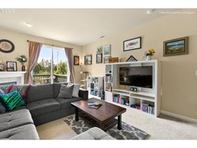 Building Photo - 2 Bedroom Townhome in Gated Fairview Terrace!