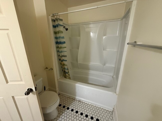 Building Photo - 323 West St