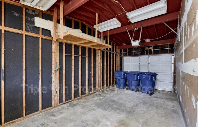 Building Photo - 2770 Dove Dr