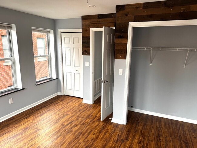 Building Photo - 133 Walton St