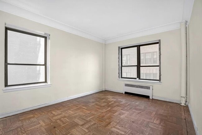 Building Photo - 157 W 79th St