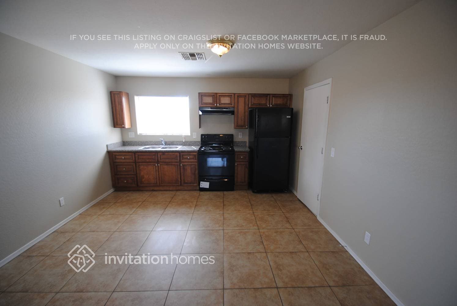 Building Photo - 1429 S 14th Ave