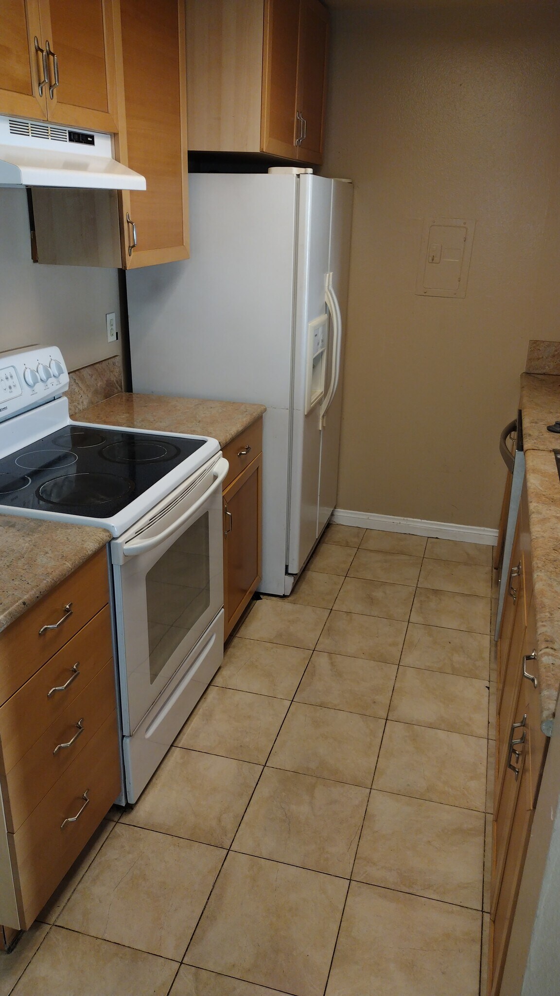 Building Photo - 5460 White Oak Ave