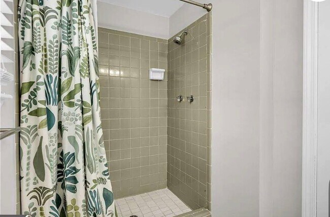 Building Photo - 474 Royal Oaks Terrace SW