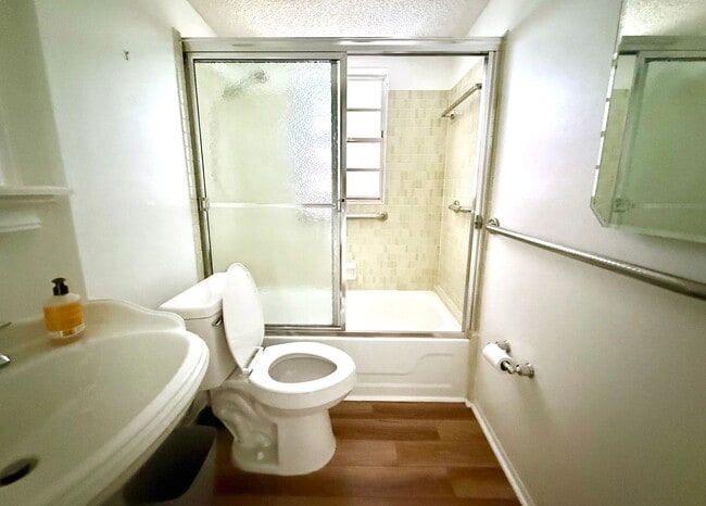 Building Photo - Charming 3-Bedroom, 2-Bath Home in the Hea...