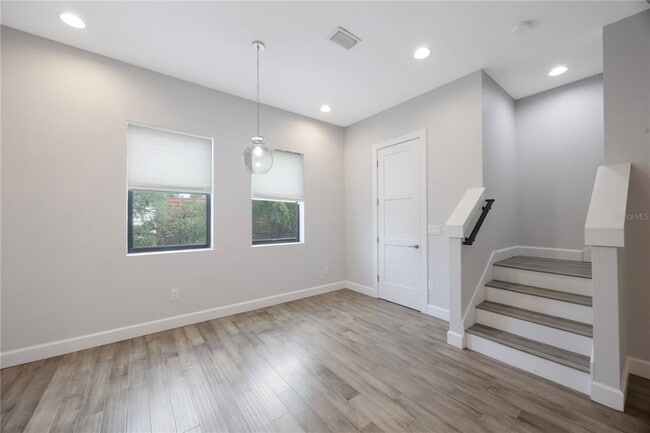 Building Photo - 1330 W Gray St