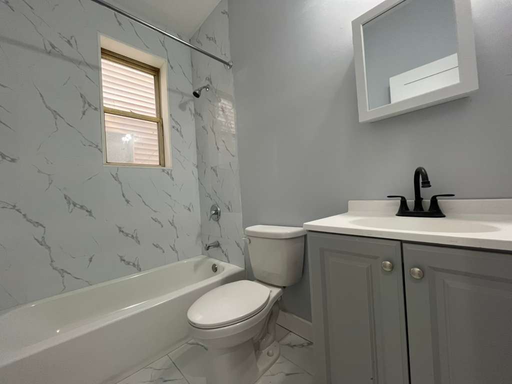 Building Photo - 95 Bostwick Ave