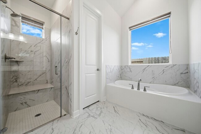 Building Photo - 21303 Shore Arbor Ln