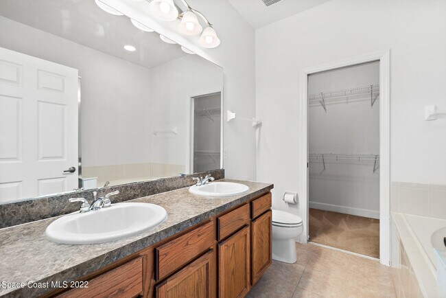 Building Photo - 234 Murano Dr