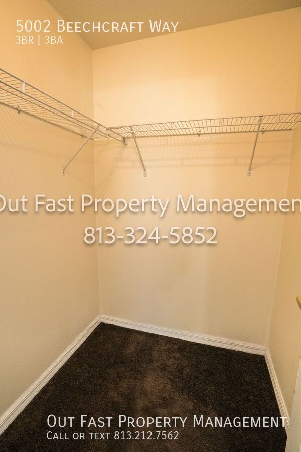 Building Photo - 5002 Beechcraft Way