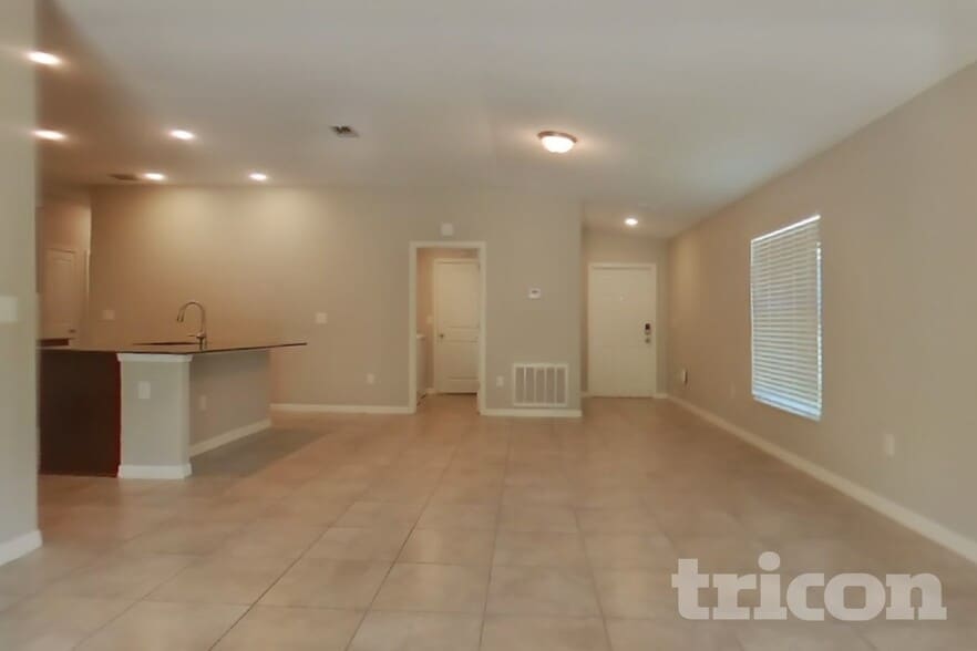 Building Photo - 1724 Broad Winged Hawk Dr
