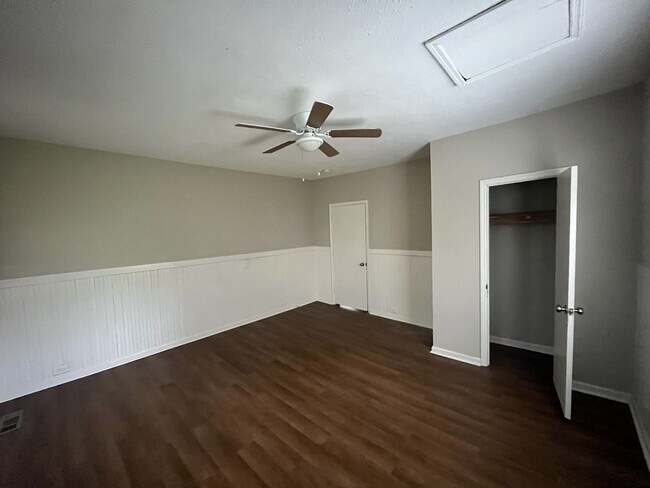 Building Photo - Move-In Ready Home at Unbeatable Value! Keys are available for checkout during office hours.