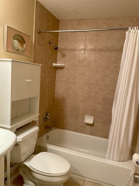Building Photo - 124 Reserve Cir