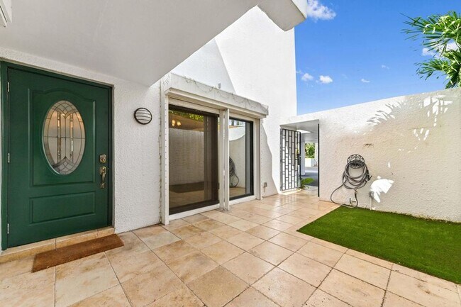 Building Photo - 1900 Presidential Way