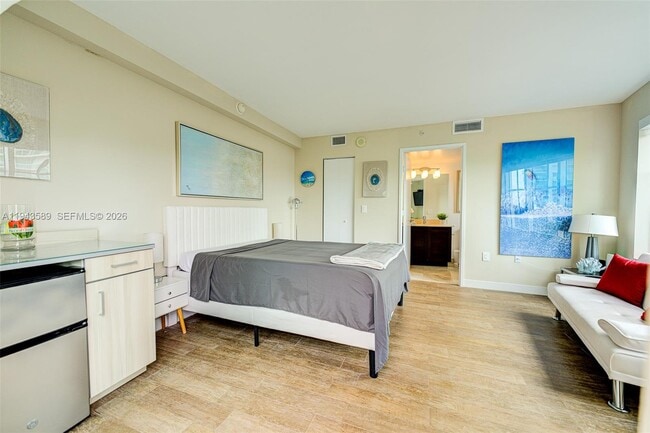 Building Photo - 200 Sunny Isles Blvd