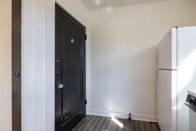 Building Photo - Trail St 223-225 W