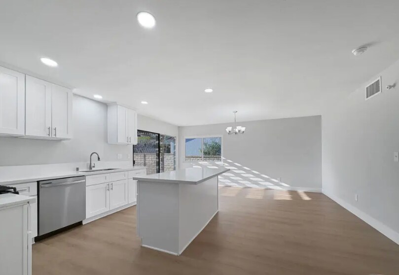 Building Photo - 25443 Vía Labrada