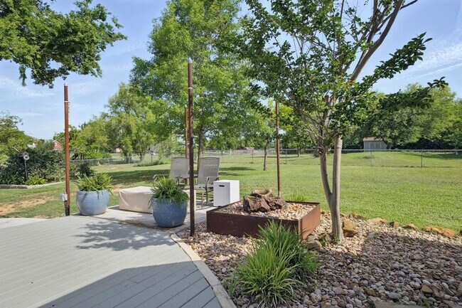 Building Photo - 20904 Apache Plum Ln