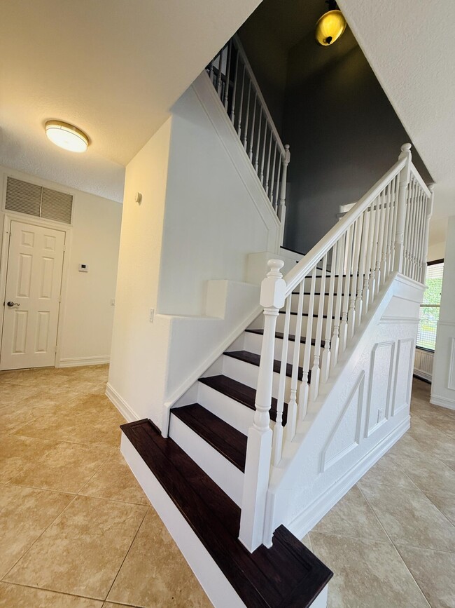 Building Photo - 10635 Hilltop Meadow Point