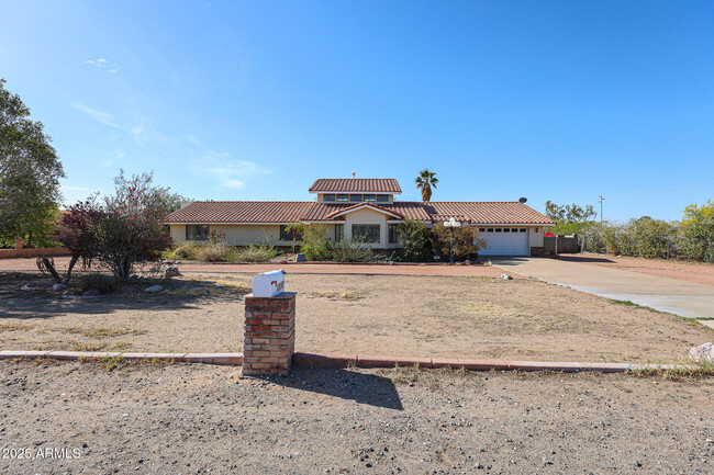 Primary Photo - 8531 W Pinnacle Peak Rd