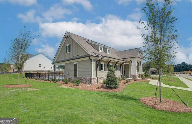 Building Photo - 3370 Westgate Park Dr