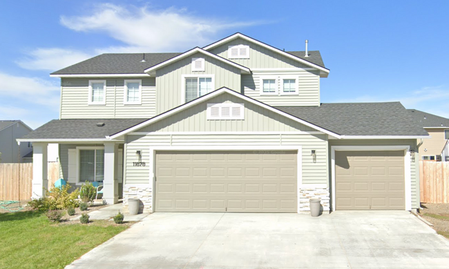 Primary Photo - Spacious Home in Quiet Neighborhood