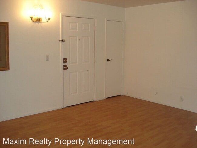 Building Photo - 2 br, 2 bath House - 5171 Pioneer Ave. #203