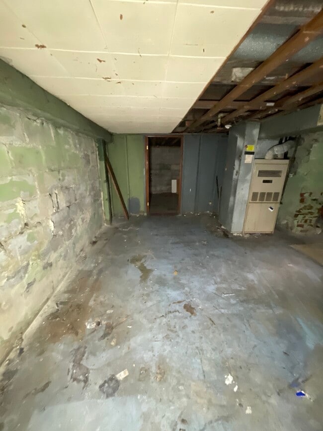 Building Photo - 2411 Madison Ave