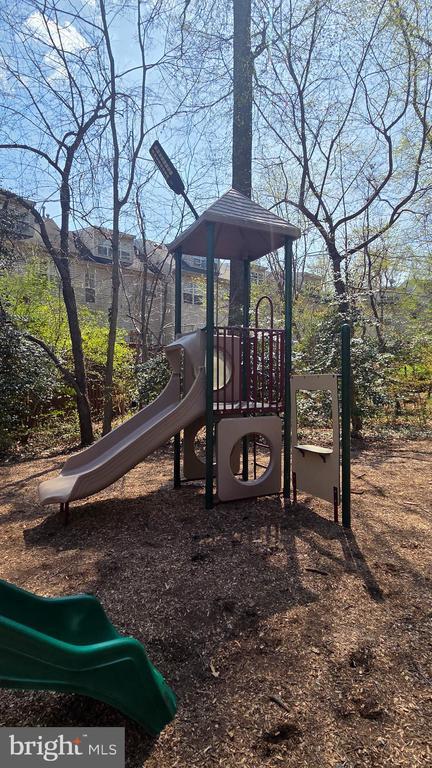 Building Photo - 223 Wintergull Ln