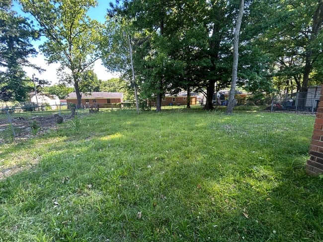 Building Photo - 1110 Westmoreland St