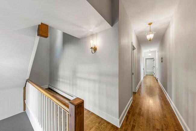 Building Photo - 1092 Wexford Ct