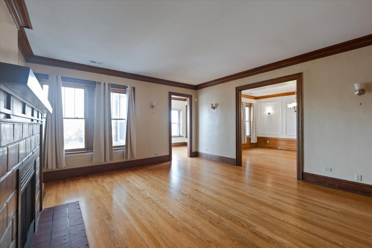 Building Photo - 7216 S South Shore Dr